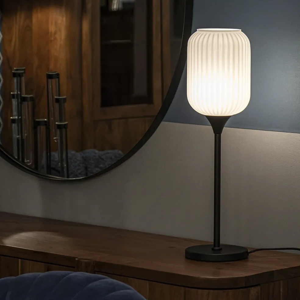 Shop Straluma Hoge tafellamp zwart met wit glazen kap