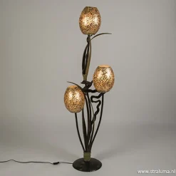 New Straluma Houten vloerlamp met kelk van schelpen