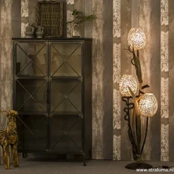 New Straluma Houten vloerlamp met kelk van schelpen