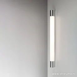 Outlet Straluma LED badkamer-wandlamp met stopcontact