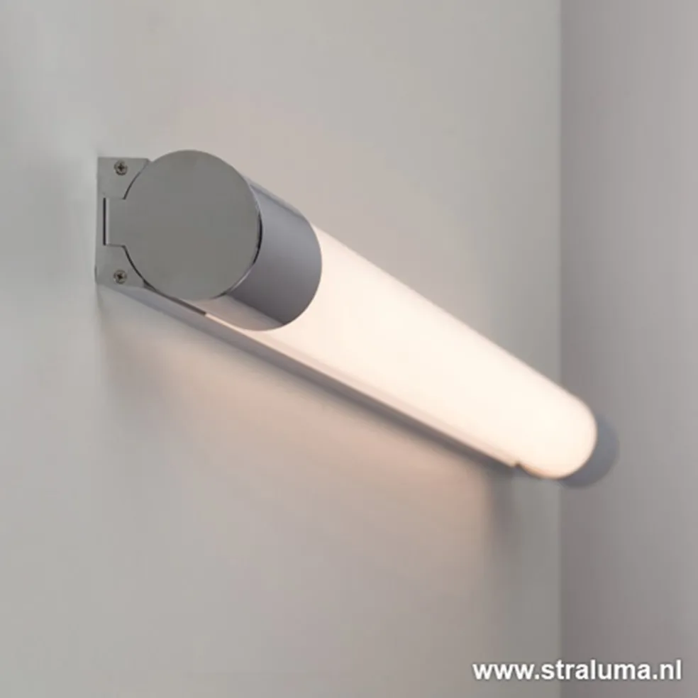 Outlet Straluma LED badkamer-wandlamp met stopcontact