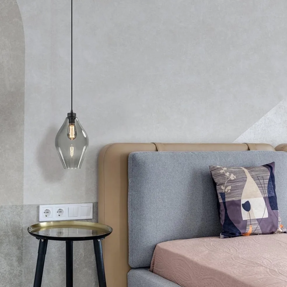 Fashion Straluma Mat zwarte hanglamp met smoke glas ruit