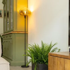 Outlet Straluma Mat zwarte vloerlamp met glazen kap helder/goud
