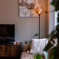 Shop Straluma Strak klassieke vloerlamp zwart met amber glas 30 cm