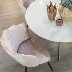 Clearance Straluma Velvet roze eetkamerstoel met zwart metalen pootjes