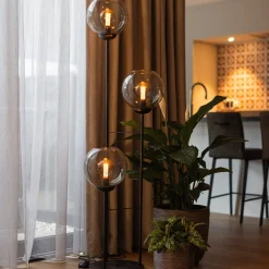 Fashion Straluma Vloerlamp 3-L zwart met bolglas smoke